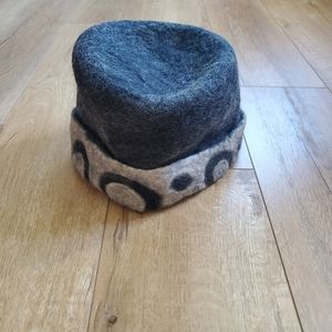 Vintage Womens Gray 100% Wool Felt Cossak Hat Size S/M about 21in